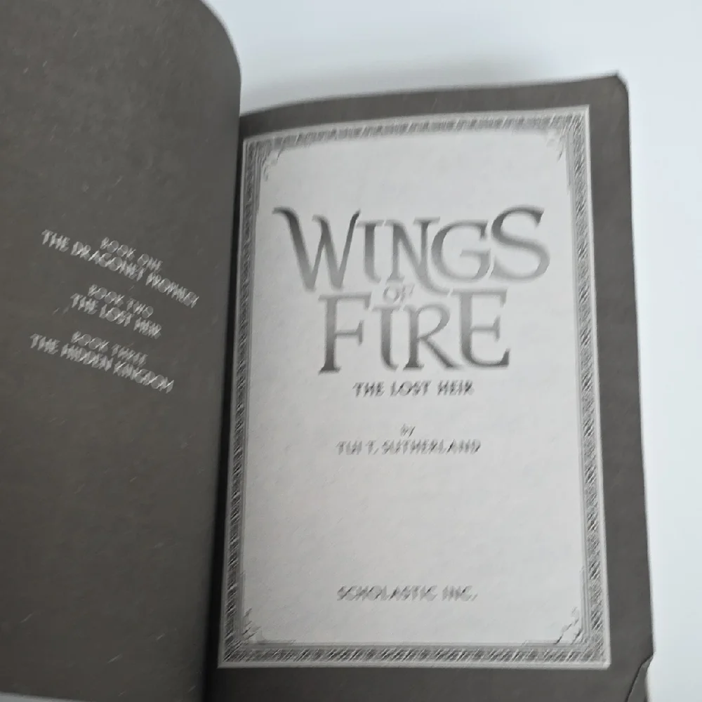 Wings of Fire: The Lost Heir - By Tui T. Sutherland - Chapter Book